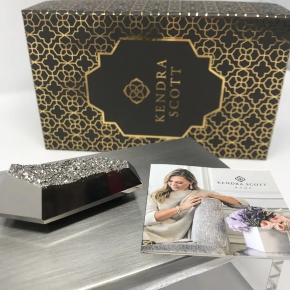 NWT Kendra Scott Antique Silv Acrylic Platinum Box